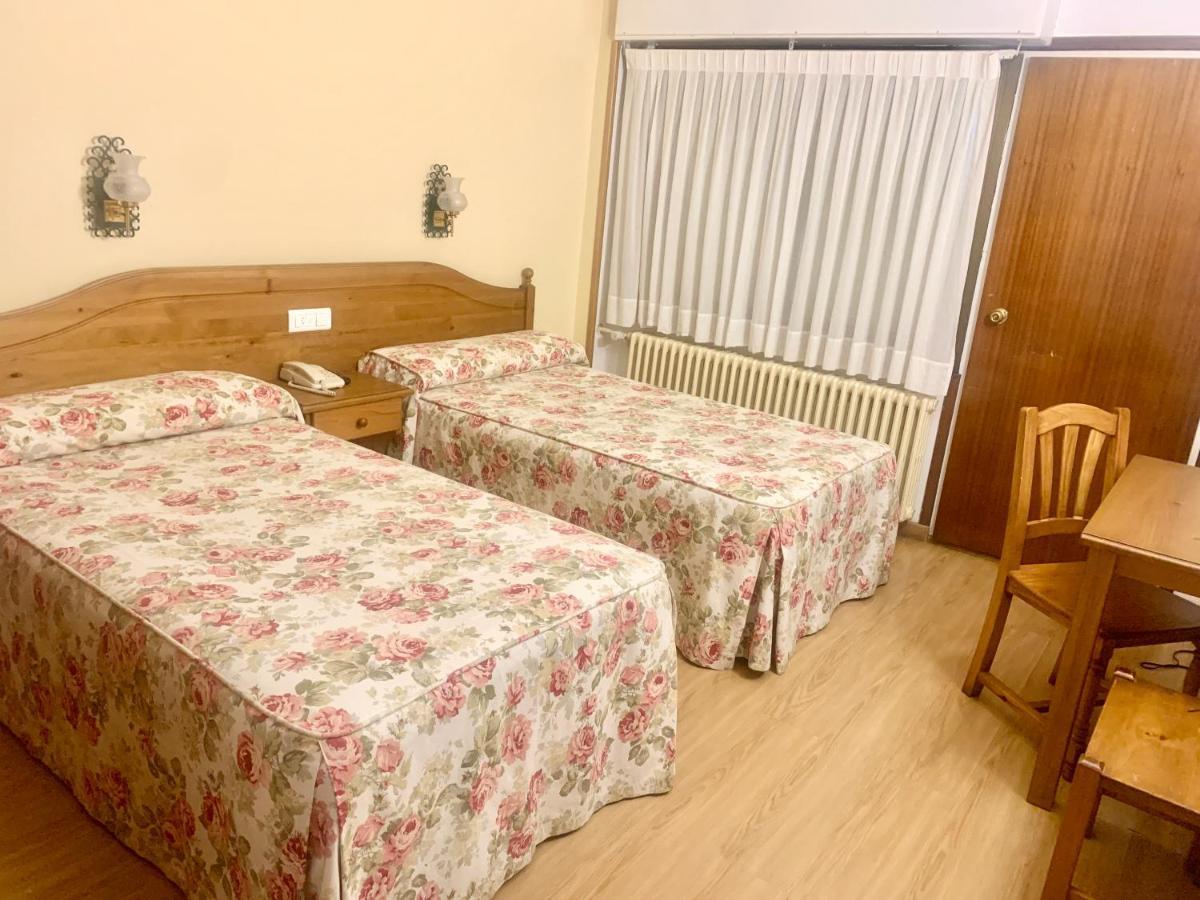 Hotel Mi Casa Sabiñánigo Eksteriør bilde