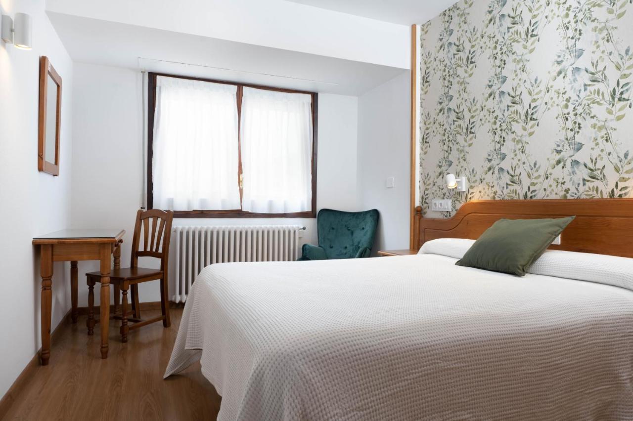 Hotel Mi Casa Sabiñánigo Eksteriør bilde