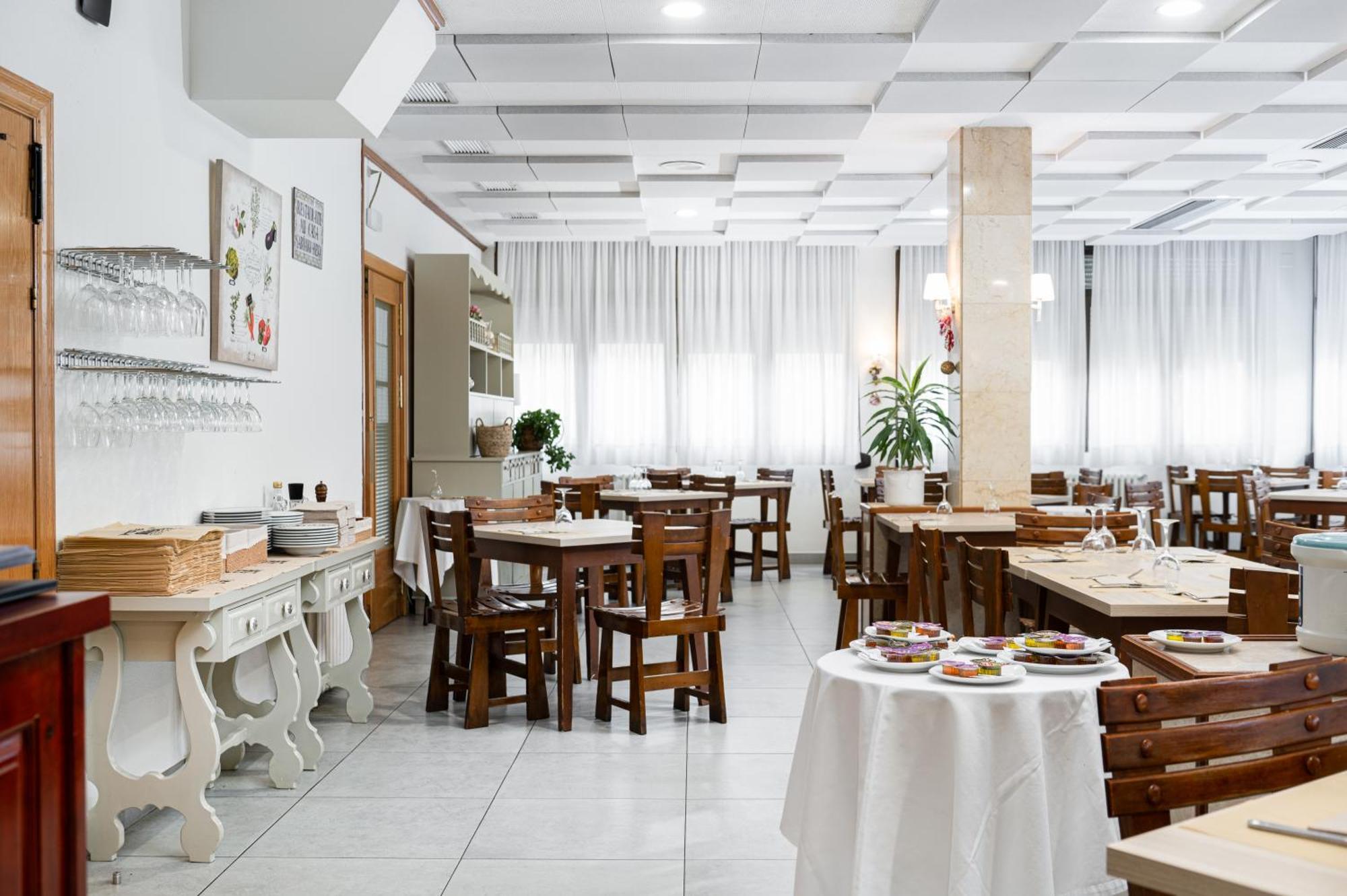 Hotel Mi Casa Sabiñánigo Eksteriør bilde